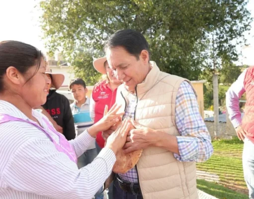 Mario Santana y su compromiso con la cultura en Villa Victoria Mario Santana fortalece su conexión con la comunidad a través de nuevas obras en Villa Victoria que impulsan la cultura local.