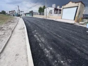 Obra en Santiago Tlacotepec mejora calles y reduce inundaciones Descubre cómo la obra en Santiago Tlacotepec transforma sus calles con iluminación y previene inundaciones en la comunidad.