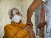 Sigue la vacunación de adultos mayores en la CDMX Sigue la vacunación de adultos mayores en la CDMX