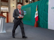 AMLO confirma que la próxima semana se vacunará contra el COVID-19