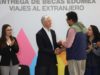 Entrega Edomex casi 600 mil becas a estudiantes