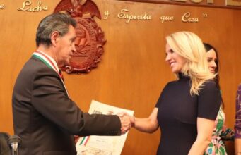 Es Romina Contreras distinguida por su administración en Huixquilucan