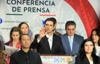 Foro de diputados aborda el futuro de los libros de texto y la educación