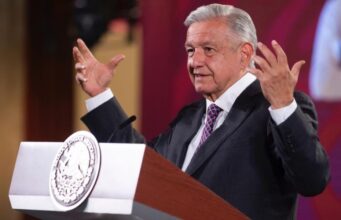 López Obrador anuncia intención de incrementar el salario mínimo para el próximo año