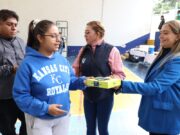 Gobierno de Huixquilucan entrega tabletas digitales para emprendedores