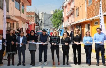 Entrega Romina Contreras repavimentación de avenida en Palo Solo
