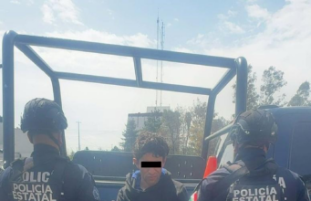 Detienen a hombre por delitos contra la salud en Cuautitlán Izcalli Elementos de seguridad detuvieron a un probable infractor en Cuautitlán Izcalli, asegurando narcóticos conocidos como cristal.