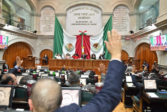 El Congreso del Estado de México aprueba reforma que reduce el proceso de cambio de nombre a la mitad.