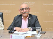 Edomex aprueba ley para atención preferente de adultos mayores Una nueva ley en Edomex garantiza atención preferente y respetuosa a adultos mayores, eliminando la discrecionalidad en los servicios.