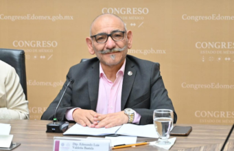 Edomex aprueba ley para atención preferente de adultos mayores Una nueva ley en Edomex garantiza atención preferente y respetuosa a adultos mayores, eliminando la discrecionalidad en los servicios.