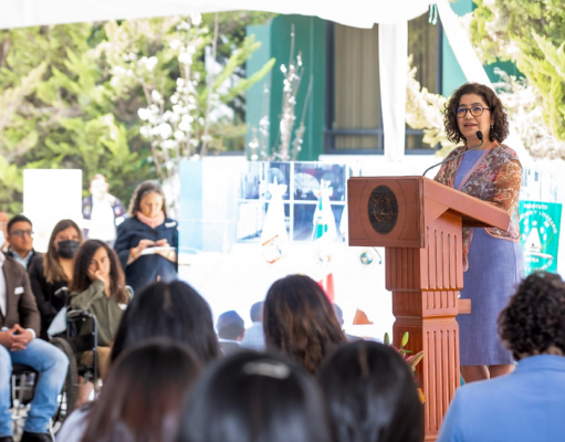 Paty Zarza impulsa una universidad inclusiva en UAEMéx La rectora Paty Zarza transforma la UAEMéx hacia una institución más cercana a las comunidades académicas.