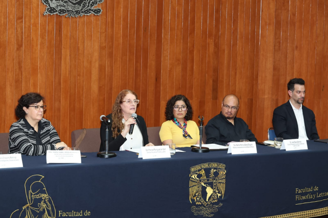 La rectora Paty Zarza resalta la importancia de la perspectiva de género para transformar la educación universitaria.