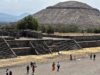 Tiroteo en Teotihuacán cobra la vida de turista canadiense y hiere a seis más Un tiroteo en la Pirámide de Teotihuacán provoca la muerte de una canadiense y deja seis heridos, incluyendo extranjeros.