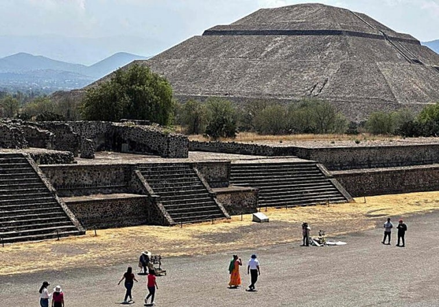 Un tiroteo en la Pirámide de Teotihuacán provoca la muerte de una canadiense y deja seis heridos, incluyendo extranjeros.