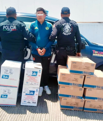 Detienen a hombre por robo de insumos médicos en Toluca Un sujeto fue apresado tras presuntamente sustraer material médico de un hospital en Toluca. Conoce los detalles de este hecho.