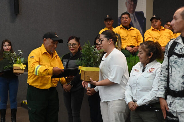 Reconocen el sacrificio y valentía de brigadistas en el Día Internacional del Combatiente de Incendios Forestales.