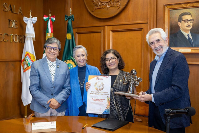La rectora de la UAEMéx, Martha Patricia Zarza, fue galardonada con el primer Lauro a la Eficacia Femenina.