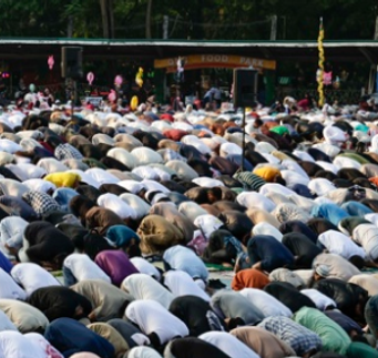 Musulmanes conmemoran Eid al-Adha en un clima de tensión por Irán Eid al-Adha se celebra globalmente mientras aumenta la tensión regional por la situación en Irán.