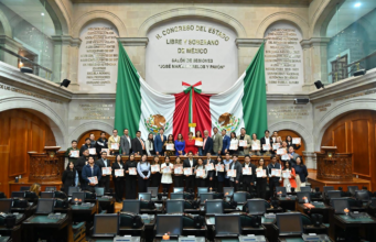 Ruth Salinas promueve la ciudadanía a través de la formación política juvenil Ruth Salinas destacó la importancia de la formación política en jóvenes para fortalecer la ciudadanía y las causas sociales.