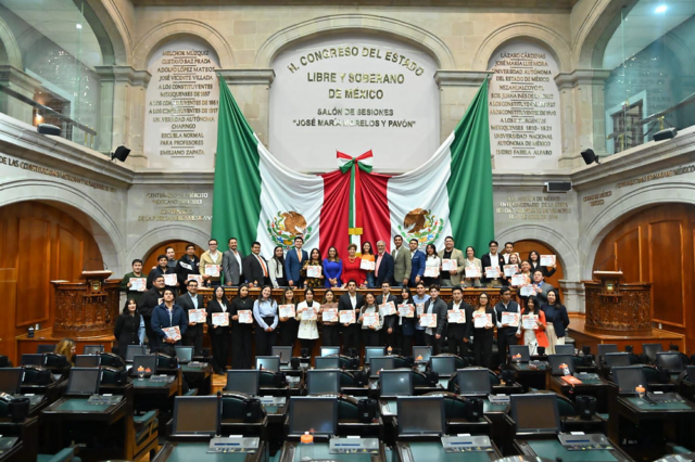 ruth-salinas-formacion-politica-ciudadania Ruth Salinas destacó la importancia de la formación política en jóvenes para fortalecer la ciudadanía y las causas sociales.