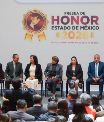 Martha Camacho y Delfina Gómez reconocen a docentes en evento especial La diputada Martha Camacho acompaña a la gobernadora Delfina Gómez en la entrega de reconocimientos a educadores mexiquenses.
