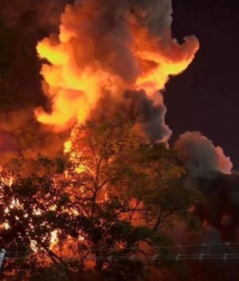 Tragedia en Tabasco: Controlan incendio y lamentan pérdidas humanas Un incendio en Tabasco deja cinco víctimas; las autoridades inician apoyo a familias damnificadas. Los detalles de la tragedia.