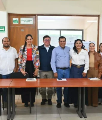 Diez años de lucha cultural ante el gusano barrenador en el sur Javier Cruz solicita apoyo urgente contra el gusano barrenador, resaltando la necesidad de fortalecer la cultura de prevención.