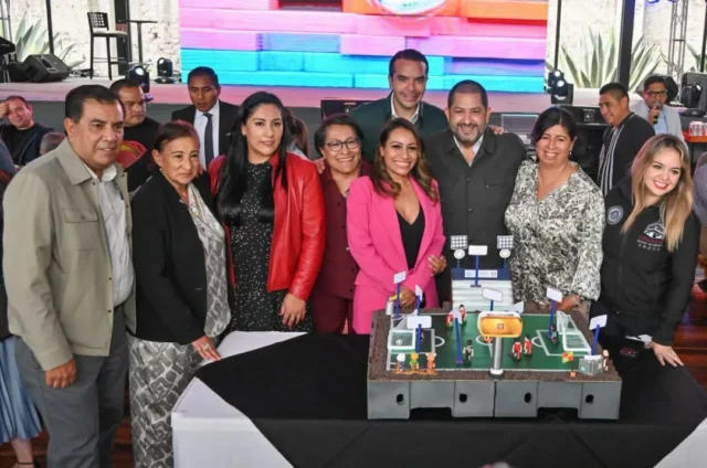 reconocimiento-a-padres-trabajadores-del-congreso-del-estado-de-mexico El Congreso mexiquense celebra a sus 685 padres trabajadores, destacando su dedicación y arduo trabajo en la institución.