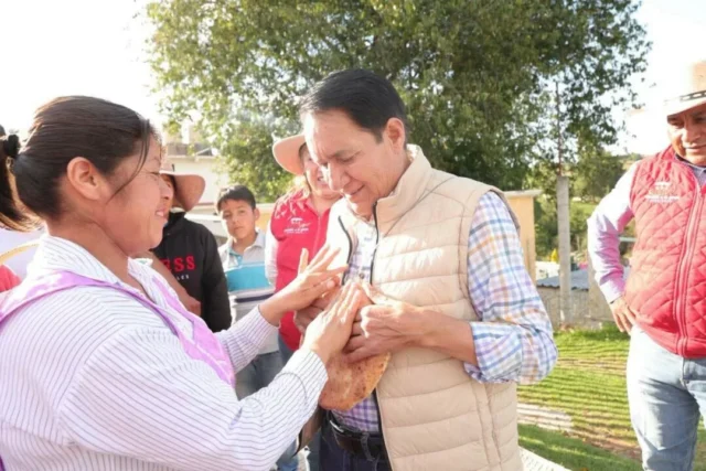 mario-santana-compromiso-cultura-villa-victoria Mario Santana fortalece su conexión con la comunidad a través de nuevas obras en Villa Victoria que impulsan la cultura local.