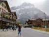 Suiza decide no limitar su población a diez millones de habitantes La reciente decisión de Suiza sobre su población genera debate entre ciudadanos y expertos en urbanismo.