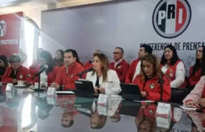 PRI critica gasto de 2,000 MDP para el Mundial en Edomex El PRI lamenta el despilfarro de recursos públicos para el Mundial en Edomex, planteando preguntas sobre prioridades gubernamentales.