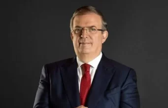 Ebrard asegura la continuidad del T-MEC en el contexto actual Ebrard reafirma su compromiso con el T-MEC, manteniendo la estabilidad económica y la cooperación entre México, Estados Unidos y Canadá.
