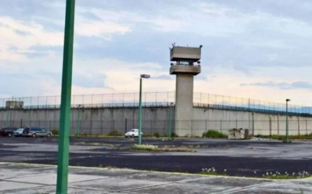 Las cárceles del Estado de México enfrentan un grave problema de hacinamiento que debe atenderse con urgencia.