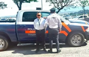 Detienen a docente de la Prepa Normal No. 1 de Toluca por acoso sexual Un docente de la Prepa Normal No. 1 de Toluca ha sido arrestado por acusaciones de acoso sexual, generando gran preocupación en la comunidad.