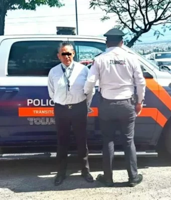 Detienen a docente de la Prepa Normal No. 1 de Toluca por acoso sexual Un docente de la Prepa Normal No. 1 de Toluca ha sido arrestado por acusaciones de acoso sexual, generando gran preocupación en la comunidad.