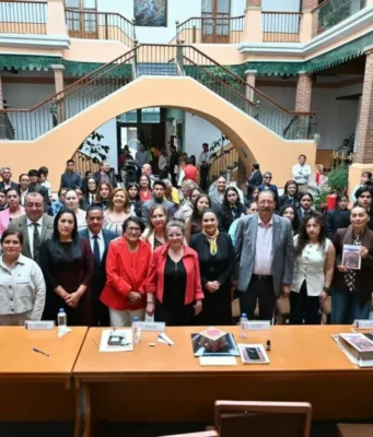 Congresistas destacan necesidad de unir esfuerzos contra la violencia de género Los congresistas enfatizan la relevancia de unificar esfuerzos para combatir la violencia de género y proteger a las mujeres.