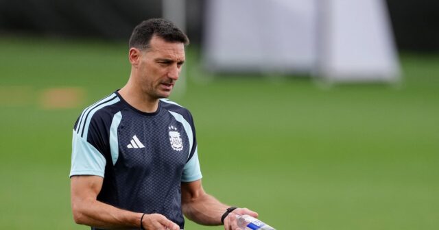 scaloni-transforma-la-rutina-del-plantel-argentino-tras-el-triunfo-ante-jordania Después del triunfo contra Jordania, Scaloni redefine la rutina del plantel argentino para optimizar su rendimiento.
