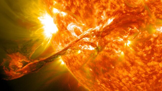 fuerte-llamarada-solar-categoria-x-alerta-especialistas Una poderosa llamarada solar de categoría X ha encendido las alarmas entre especialistas en astronomía y tecnología.