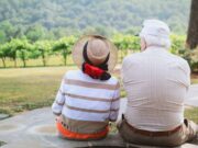 Conoce por qué el Día del Abuelo se celebra en México en julio y agosto Descubre el origen y significado de las dos fechas que celebran a los abuelos en México cada año.