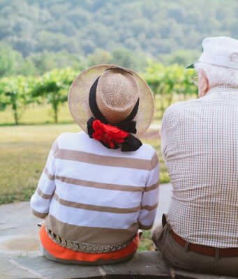 Conoce por qué el Día del Abuelo se celebra en México en julio y agosto Descubre el origen y significado de las dos fechas que celebran a los abuelos en México cada año.