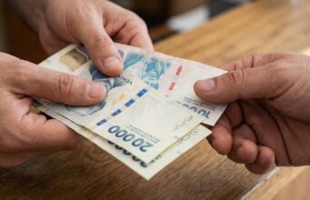 El estancamiento del crédito en pesos afecta la economía y el consumo El crédito en pesos para el sector privado se estanca, dificultando el consumo a pesar de pronósticos de crecimiento moderado.