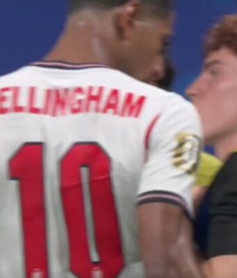 Jude Bellingham golpea a Valentín Barco tras victoria de Argentina en Mundial La victoria de Argentina sobre Inglaterra dejó un polémico momento entre Jude Bellingham y Valentín Barco que no puedes perderte.