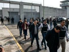 Doce exfuncionarios enfrentan cargos por venta ilegal de plazas docentes en Edomex Las autoridades del Edomex inician un caso judicial contra 12 exfuncionarios por fraude en plazas docentes, sin precedentes en la región.