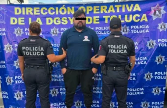 Detención de conductor vinculado a cristalazos en Toluca Autoridades anuncian la captura de un individuo relacionado con robos a vehículos en Toluca. Descubre los detalles de esta operación.