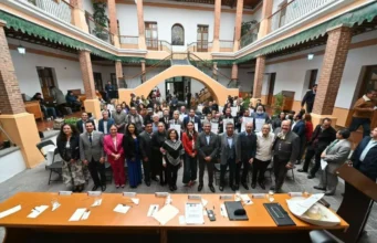 Martha Camacho reconoce labor de periodistas deportivos en México La periodista Martha Camacho destaca la importancia de la prensa deportiva en el Estado de México en un emotivo evento.