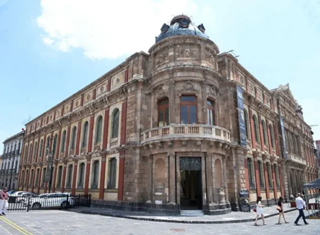 La visión de Gabriela de la Cruz Flores sobre la autonomía en la UNAM destaca la responsabilidad en la educación superior.