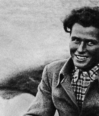 La tragedia de Toni Kurz y su legado en el alpinismo Descubre la conmovedora historia de Toni Kurz y cómo marcó una era en el alpinismo hace 90 años.