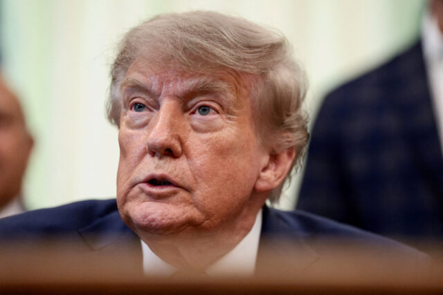 trump-critica-fallo-corte-suprema-voto-correo Donald Trump expresa su descontento con la Corte Suprema tras la decisión sobre el voto por correo en el país.