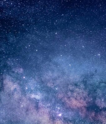 El cielo ofrece un espectáculo astronómico este 12 de agosto Descubre los cuatro fenómenos astronómicos que llenarán el cielo el 12 de agosto: alineación, eclipse y más.