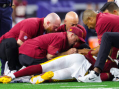 Jayden Daniels sufre lesión de codo y Cowboys capitalizan la situación La reciente lesión de Jayden Daniels permite a los Cowboys sacar ventaja en la competencia, un giro inesperado en la temporada.